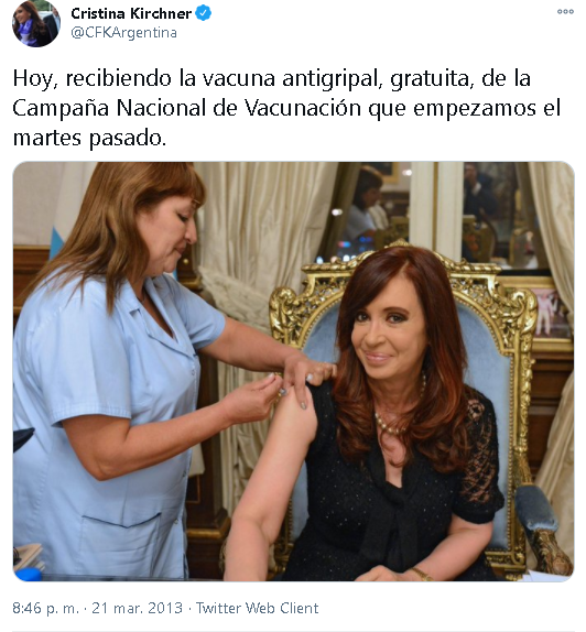 Tuit de Cristina Kirchner publicado  el año 2013 “recibiendo la vacuna antigripal”.