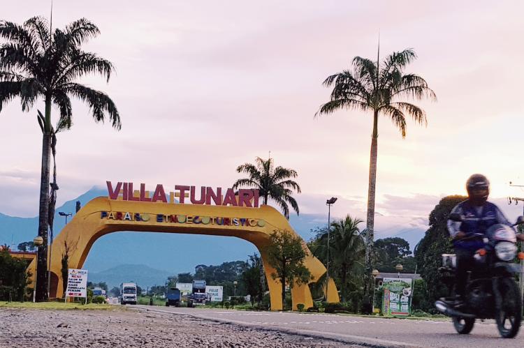 Entrada a Villa Tunari